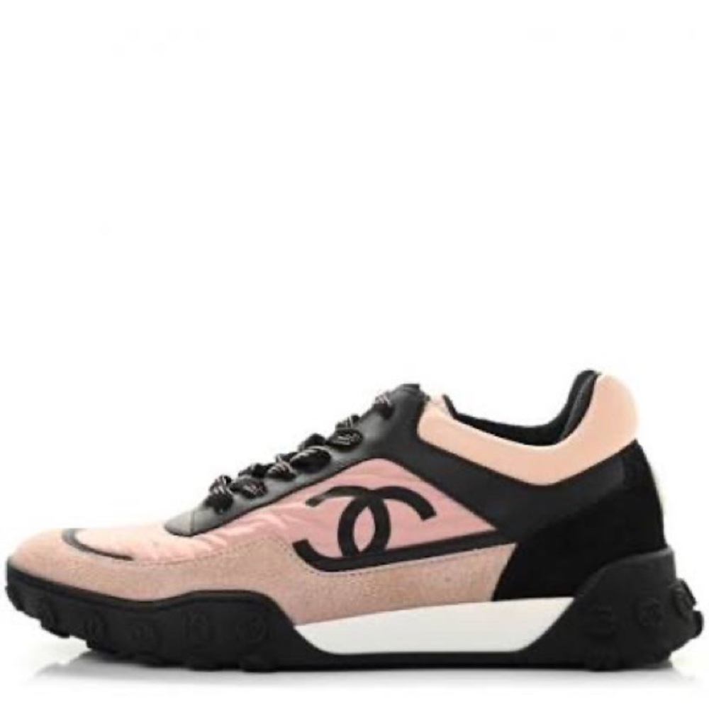 Chanel CC Logo. Nylon and Calfskin Suede Sneakers
